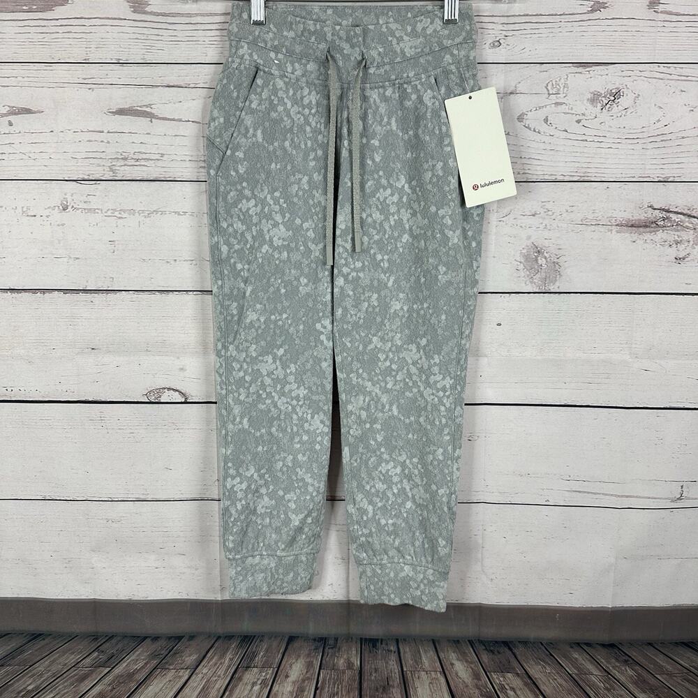 Lululemon‎ Jogger Womens 0 Gray Ready to Rulu Crop Soft Pull on High Rise NWT